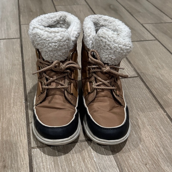 Sorel Women's Explorer Carnival Waterproof Boot size 7 - Picture 4 of 8